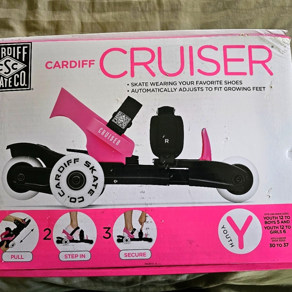 Youth skate shoes